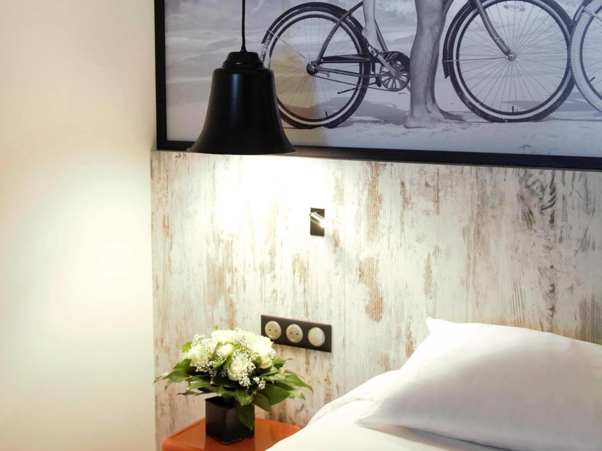 ไอบิส สไตล์ ดีน็อง ซองทร์-วีล  Hotel ภายนอก รูปภาพ