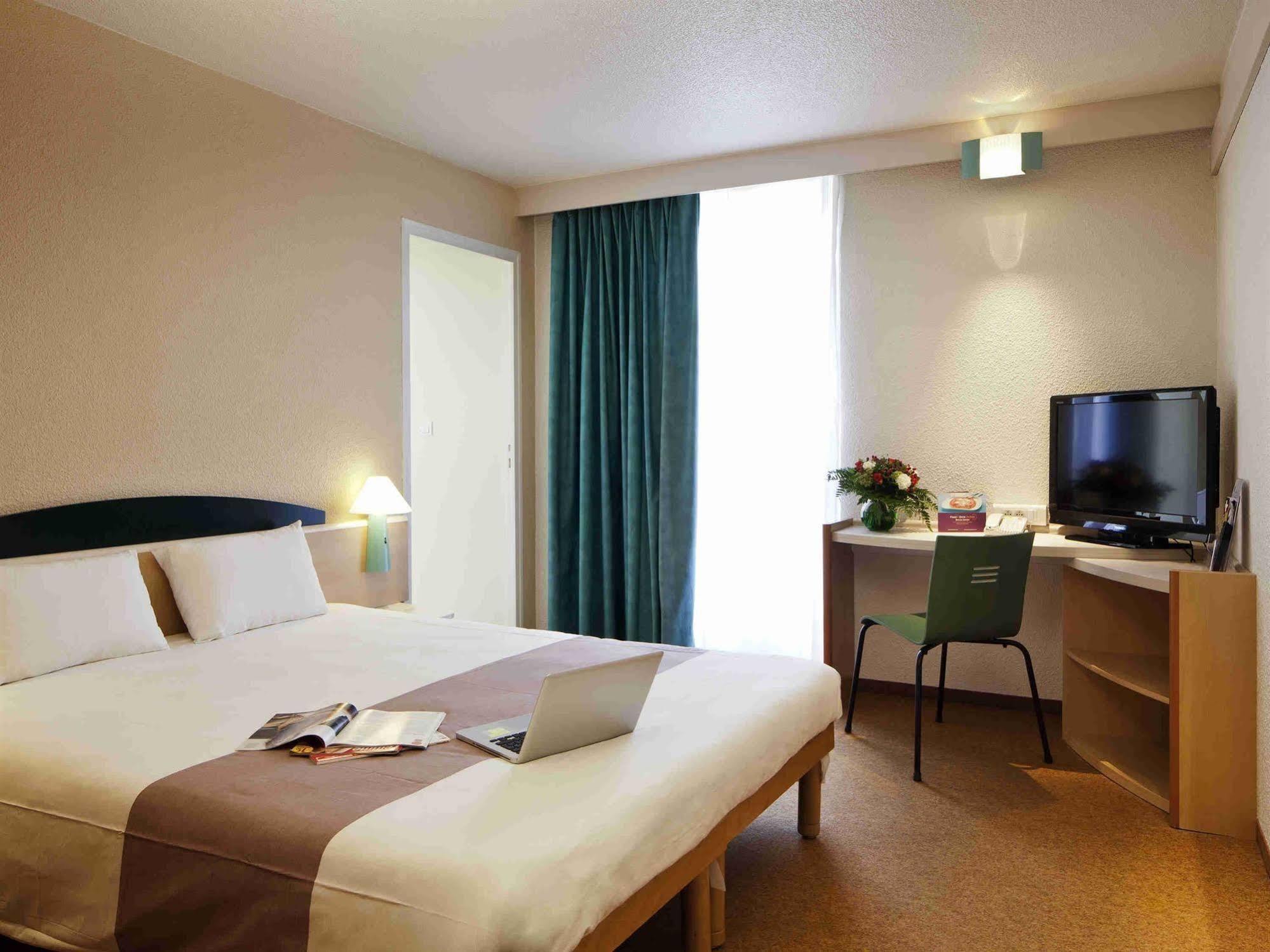 ไอบิส สไตล์ ดีน็อง ซองทร์-วีล  Hotel ภายนอก รูปภาพ